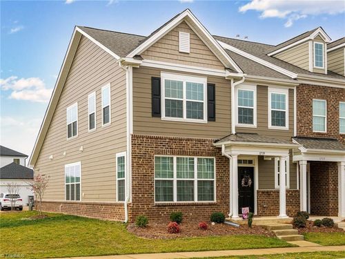 1739 Westfall St, Kernersville, NC, 27284-4214 | Card Image