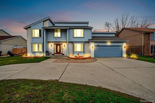 7260 Silver Leaf Ln, West Bloomfield, MI, 48322-3330 | Card Image