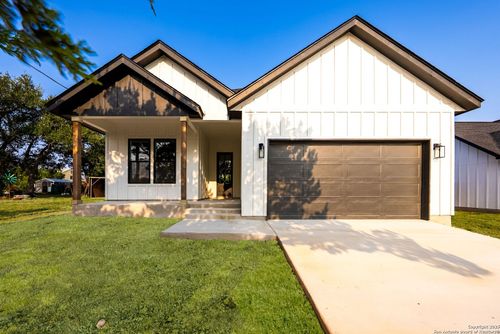 1053 Live Oak Dr, Spring Branch, TX, 78070-5250 | Card Image