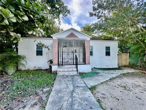 1250-1250 Nw 43rd St, Miami, FL, 33142-7973 | Card Image