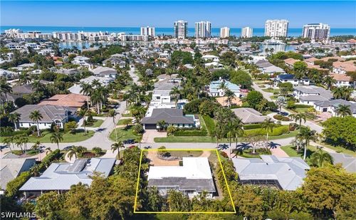 3760 Parkview Way, NAPLES, FL, 34103-2737 | Card Image