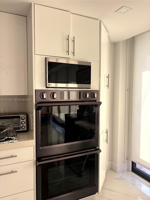 apt-27e-19667 Turnberry Way, Aventura, FL, 33180-2514 | Card Image