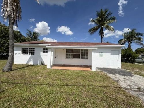 2115 Sw 50th Ave, West Park, FL, 33023-3235 | Card Image