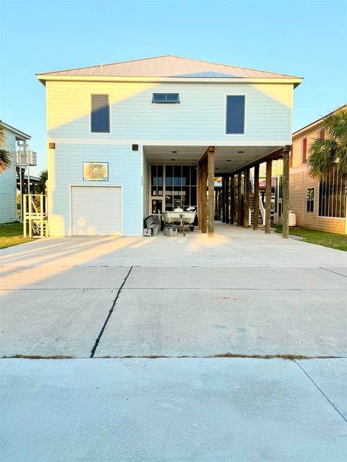 4008 Carly Ln, Grand Isle, LA, 70358 | Card Image