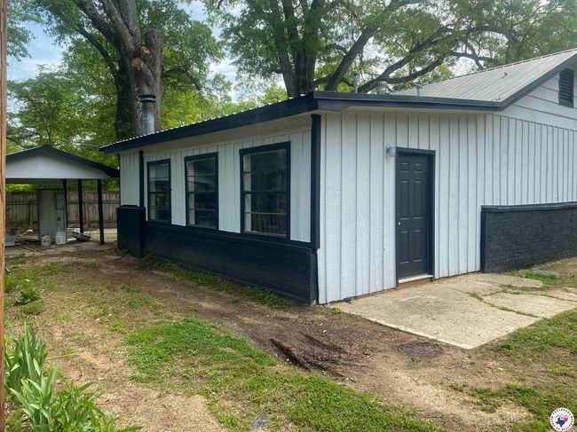 100 Roosevelt Rd, House other with 2 bedrooms, 1 bathrooms and null parking in Hooks TX | Image 13