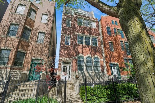 2-2852 N Damen Ave, Chicago, IL, 60618-8408 | Card Image
