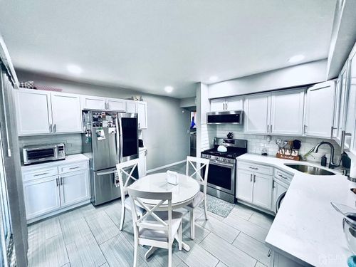 apt-5b-199-199 Evergreen Rd, Edison, NJ, 08837-2453 | Card Image