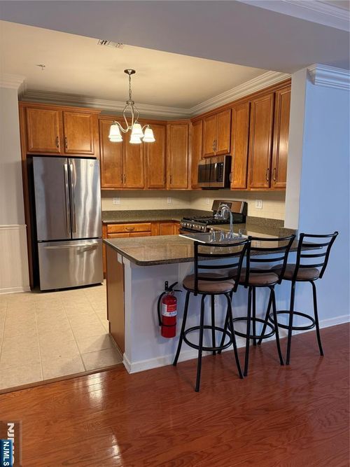 6208 Harcourt Rd, Clifton, NJ, 07013-7611 | Card Image