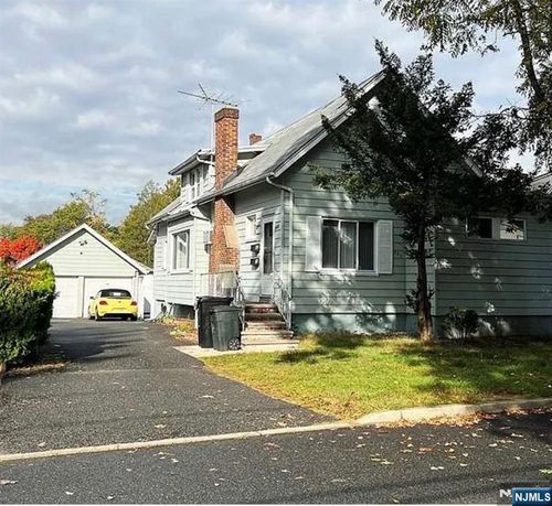 433 Holly Ave, Paramus, NJ, 07652-5716 | Card Image