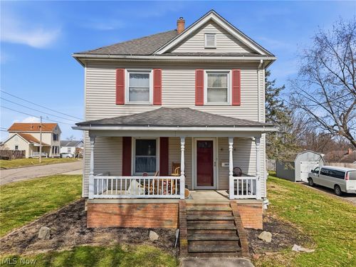 207 Harmon Ave Ne, Brewster, OH, 44613-1011 | Card Image