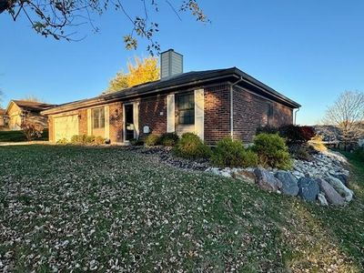 570 Basil Street, House other with 3 bedrooms, 2 bathrooms and null parking in Springboro OH | Image 2