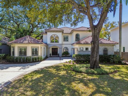 2906 W Hawthorne Rd, Tampa, FL, 33611-2830 | Card Image