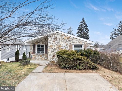 1043 W Erie St, Allentown, PA, 18103-6649 | Card Image