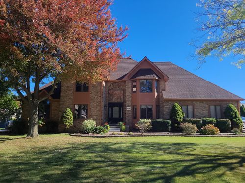 11545 Kings Knight Cir, Grand Blanc, MI, 48439-8621 | Card Image