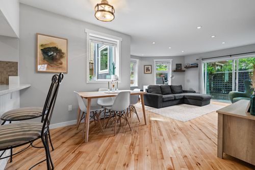 218 W 15th Ave, Vancouver, BC, V5Y1X9 | Card Image