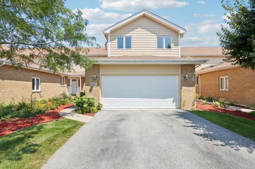 8447 Dunmore Dr, Tinley Park, IL, 60487-4494 | Card Image