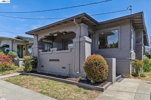 4220 Suter St, Oakland, CA, 94619-1833 | Card Image