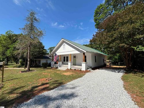 207 Bailey St, Greenville, SC, 29609-4219 | Card Image