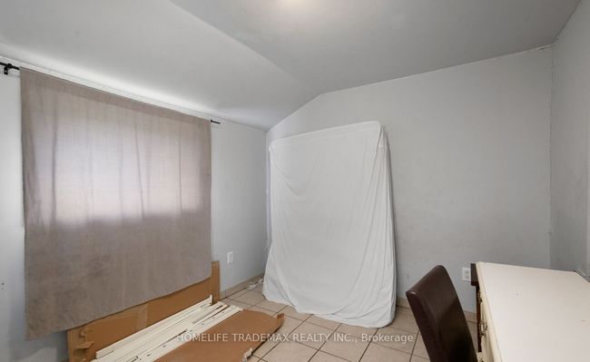 329 Rankin Ave, House other with 8 bedrooms, 3 bathrooms and 4 parking in Windsor ON | Image 19