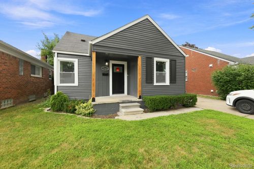21625 Trombly St, Saint Clair Shores, MI, 48080-3976 | Card Image
