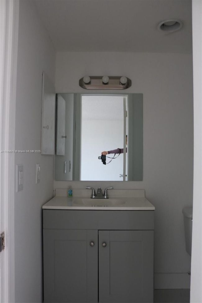 B304 - 3490 Foxcroft Rd, Condo with 2 bedrooms, 2 bathrooms and null parking in Miramar FL | Image 18