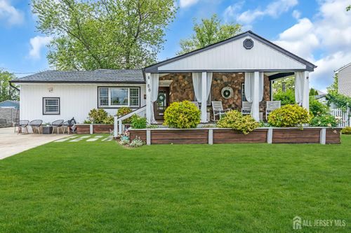 186 Lohsen Ave, Belford, NJ, 07718-1538 | Card Image