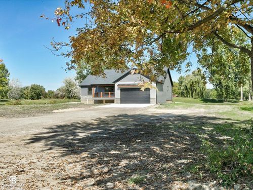 7910 Smiths Creek Rd, Wales, MI, 48027-3921 | Card Image