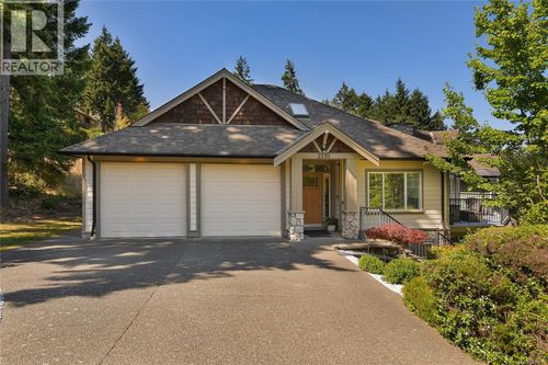 2110 Bishops Gate, Victoria, BC, V9B6R4 | Card Image