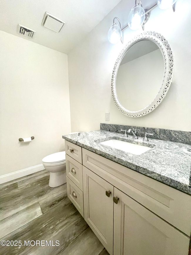 B - 19 Maplewood Dr, Home with 2 bedrooms, 2 bathrooms and null parking in Whiting NJ | Image 17