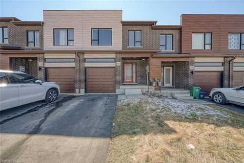 95 Queensbrook Cres, Cambridge, ON, N1S0E4 | Card Image