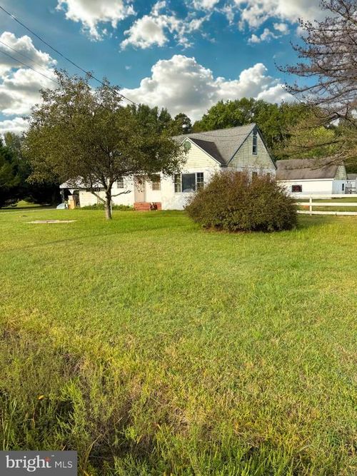 15832 S Dupont Hwy, HARRINGTON, DE, 19952-3119 | Card Image
