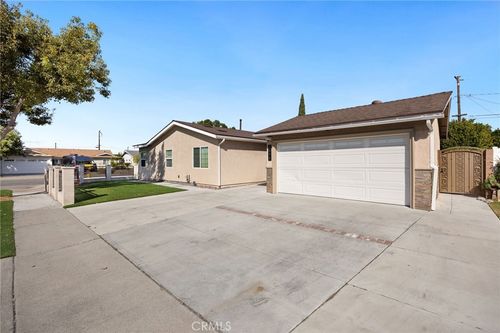5091 New Mexico Ln, Cypress, CA, 90630-2224 | Card Image