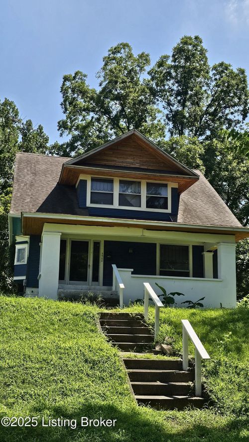 3902 Northwestern Pkwy, Louisville, KY, 40212-2927 | Card Image