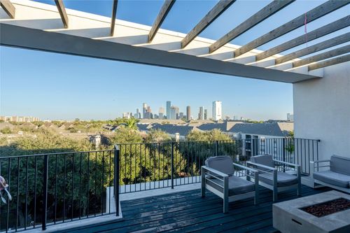 709 Memorial Heights Dr, Houston, TX, 77007-6487 | Card Image