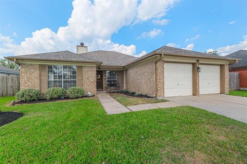 4311 Duesenberg Ct, Pearland, TX, 77584-4922 | Card Image