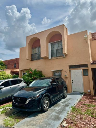 4357 - 4357 W 11th Ln, Townhouse with 2 bedrooms, 1 bathrooms and null parking in Hialeah FL | Image 1