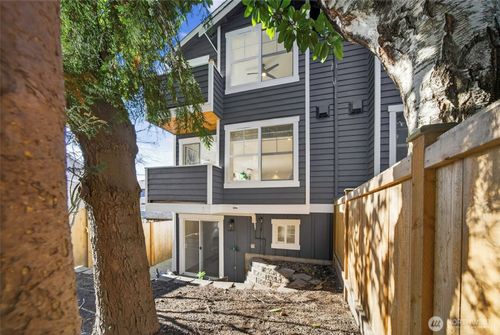 a-3828 Interlake Avenue N, Seattle, WA, 98103 | Card Image