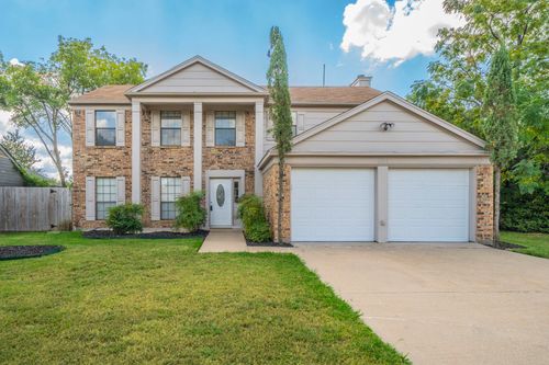 2321 Warwick Ave, Grand Prairie, TX, 75052-1311 | Card Image