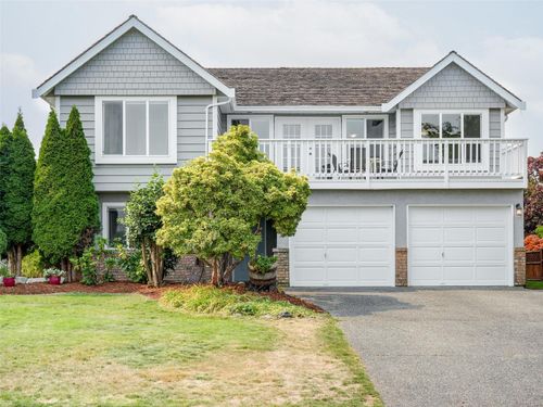 2567 Wilcox Terr, Central Saanich, BC, V8Z7G5 | Card Image