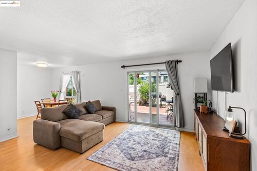 apt-3-2044 Sierra Rd, Concord, CA, 94518-2927 | Card Image