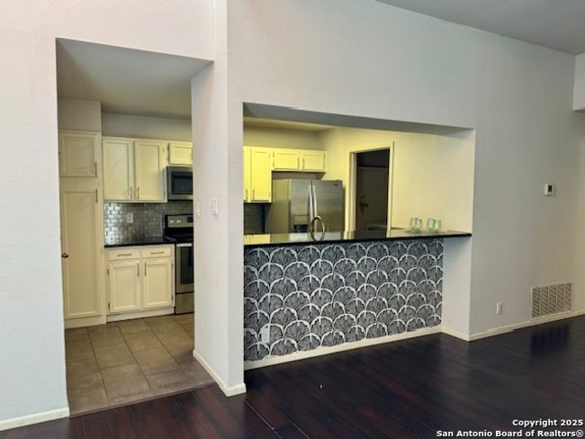 5739 Spring Moon St, House other with 2 bedrooms, 2 bathrooms and null parking in San Antonio TX | Image 5