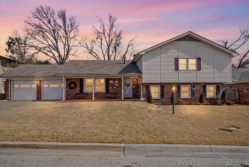 3755 S Braden Ave, Tulsa, OK, 74135-5505 | Card Image