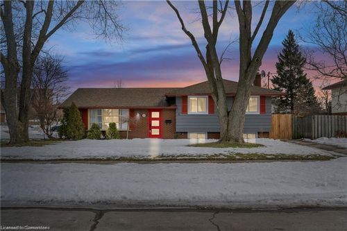 33 Fairlawn Rd, Kitchener, ON, N2C1X8 | Card Image