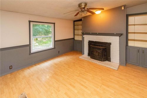 61 W Peenpack Trl, Sparrowbush, NY, 12780-5005 | Card Image