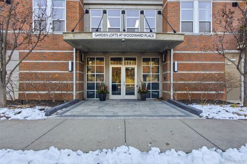 66 Winder St, Detroit, MI, 48201-3132 | Card Image