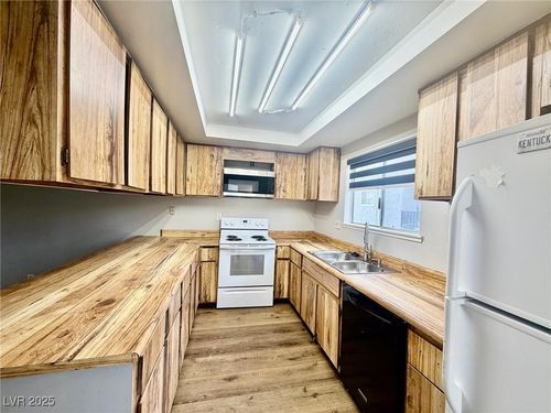 apt-d-4636 Sand Creek Ave, Las Vegas, NV, 89103-1536 | Card Image