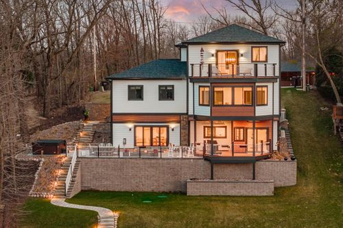 W5702 North Dr, Elkhorn, WI, 53121-2531 | Card Image