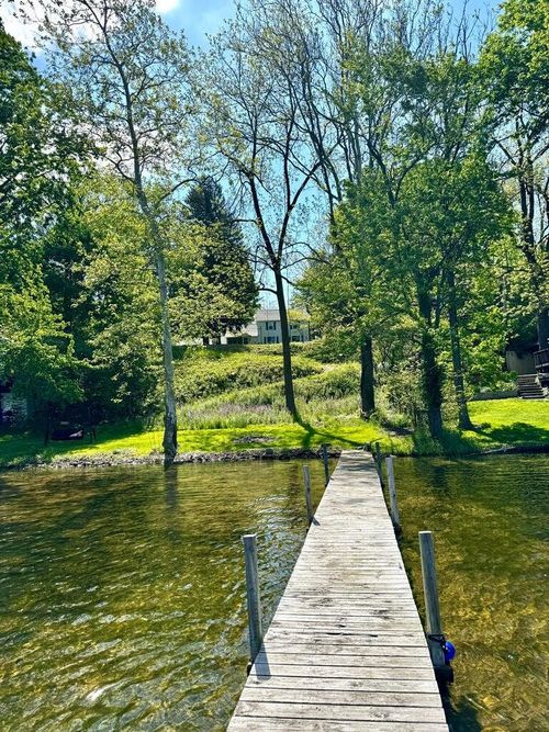 125 38 1/2 St, Bloomingdale, MI, 49026-8760 | Card Image