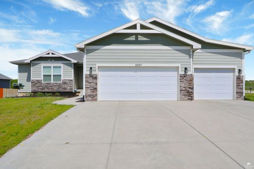 8397 Zacs Ct, Manhattan, KS, 66502-8320 | Card Image