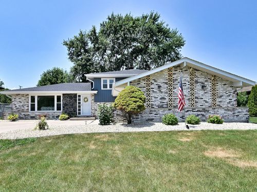 7014 Wilcox Ave, Darien, IL, 60561-3532 | Card Image